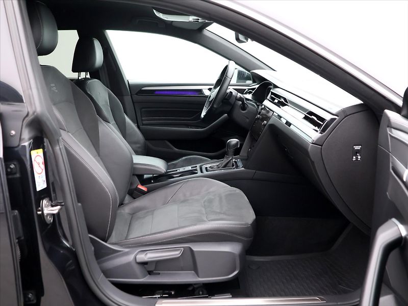 Volkswagen Arteon Shooting Brake 2,0 TDI DSG R-Line Navi Led - fotka 12 z 37