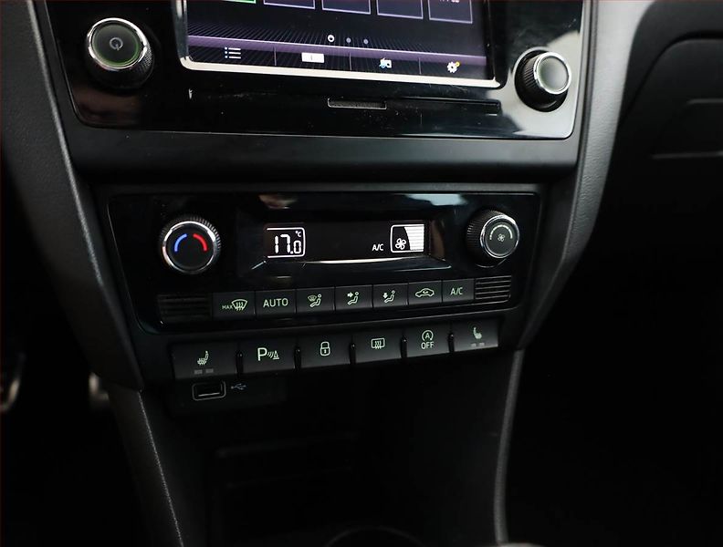 Škoda Rapid (2019) Monte Carlo 1.0 TSI, Bi-Xenony - fotka 10 z 19