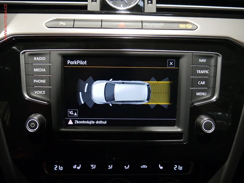 Volkswagen Passat (2015) 2.0Bi-TDi 4x4, ČR, DSG, LED - fotka 14 z 18