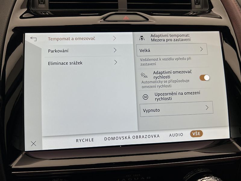 Jaguar E-Pace P200 S AWD AUT CZ - fotka 38 z 46