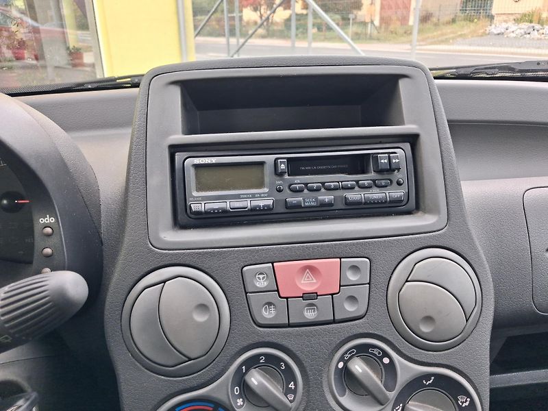 Fiat Panda (2007) 1,1i LPG ČR 1.MAJ, NOVÁ STK  - fotka 20 z 25