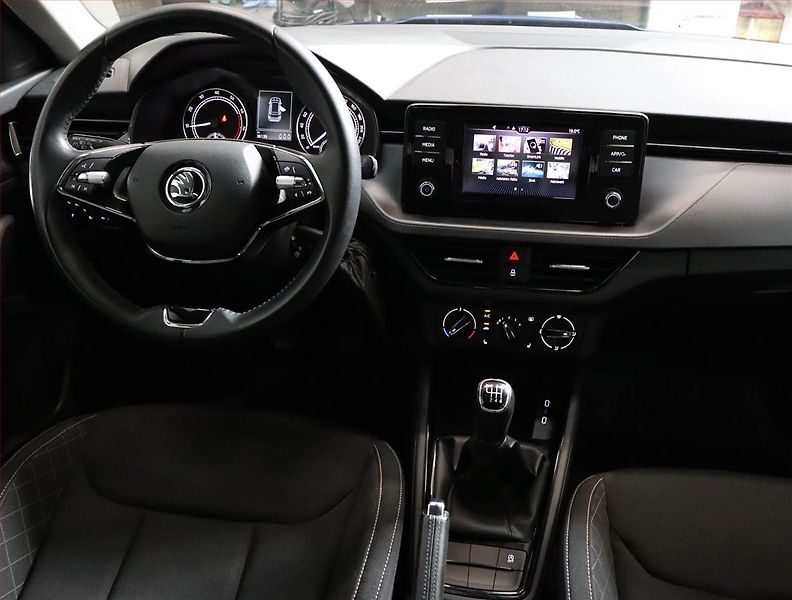 Škoda Kamiq (2023) Ambition Plus 1.0 TSI, ČR - fotka 7 z 17
