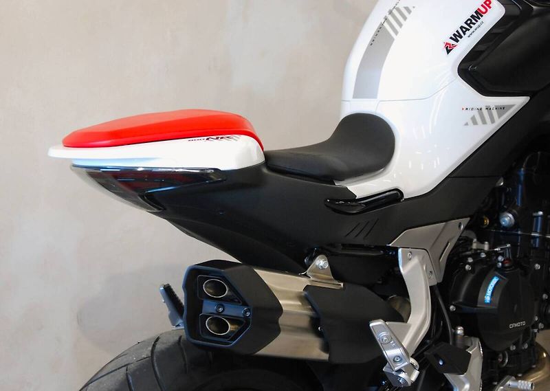 CFMOTO 800 NK (2025) 800NK Sport - krásný stav,serv - fotka 4 z 20