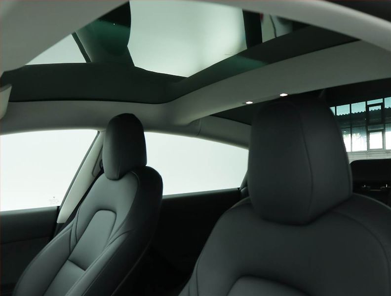 Tesla Model 3 (2021) Long Range 4WD 79kWh, SoH 92% - fotka 18 z 22