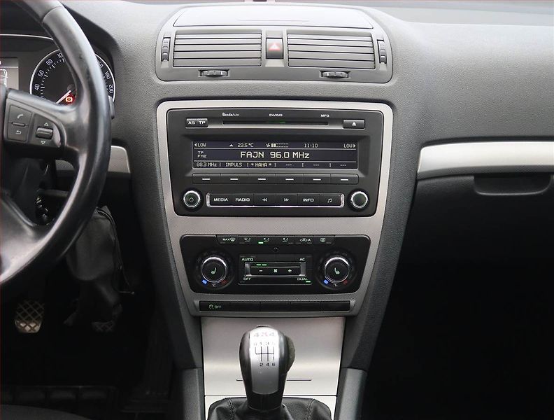 Škoda Octavia (2010) 1.8 TSI, jezdí výborně - fotka 12 z 21