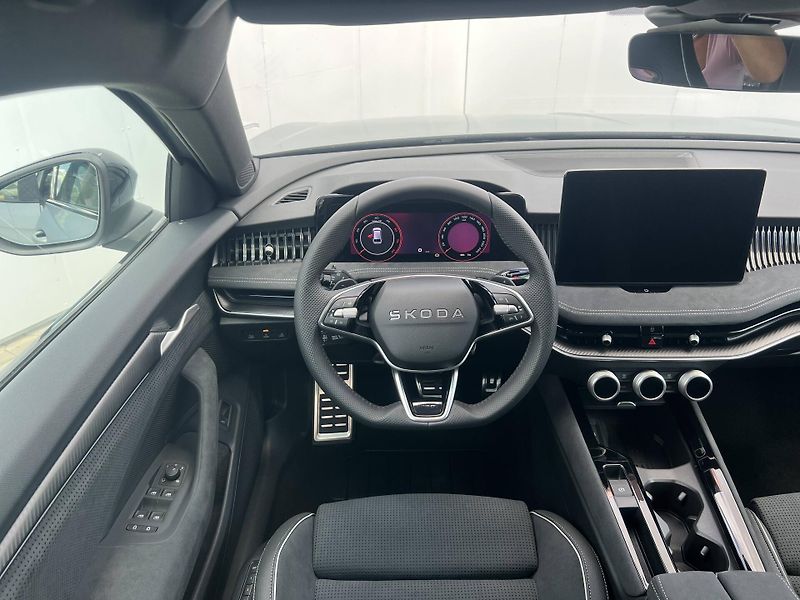 Škoda Superb (2026) Sportline DSG 2,0TDI - fotka 4 z 6