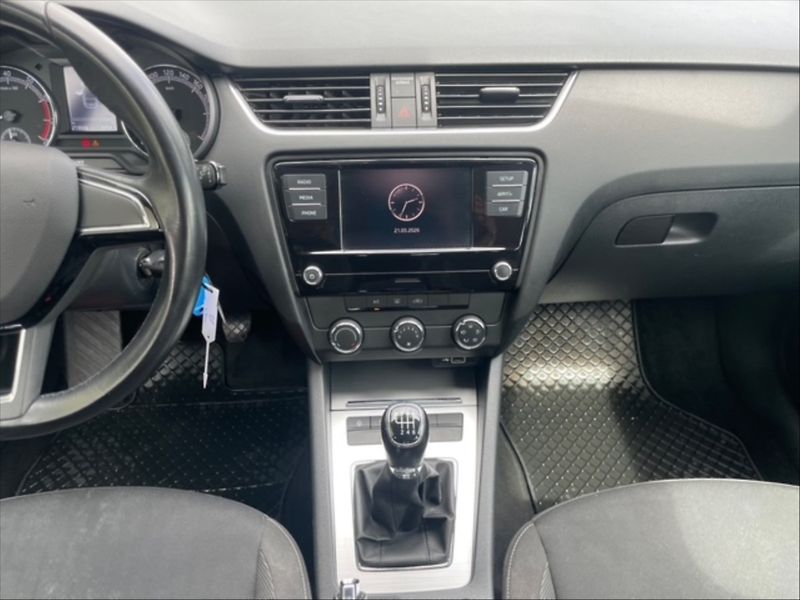 Škoda Octavia 1,5 TSI 110 Ambition - fotka 10 z 11