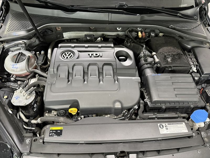 Volkswagen Golf 2,0   TDI 110KW NAVI SPORT ALU - fotka 34 z 45