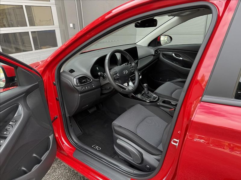 Hyundai i30 1,5 T DCT  WG FL Family Climat - fotka 8 z 26