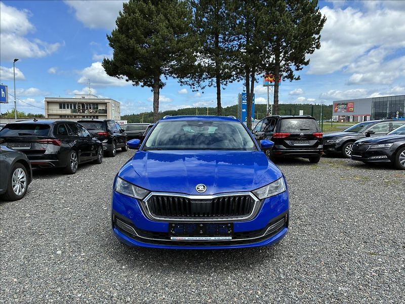 Škoda Octavia 2,0 TAŽNÉ,EL.KUFR,HEAD-UP - fotka 4 z 32