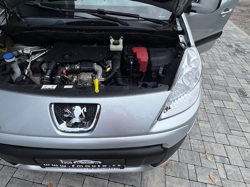 Peugeot Partner (2011) 1.6 HDi, 7 míst - fotka 29 z 29