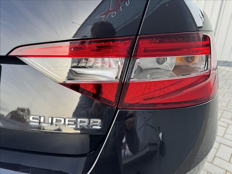 Škoda Superb 1,6 TDI Navi TZ park. kamera - fotka 16 z 50