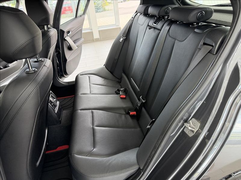 BMW Řada 1 3,0 i, M140i xDrive,Shadow,400 - fotka 34 z 41