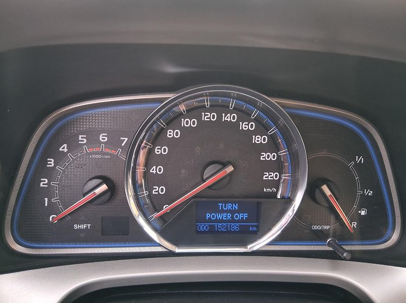 Toyota RAV4 PREMIUM 2.2 D-CAT 4x4 110 kW - fotka 12 z 32