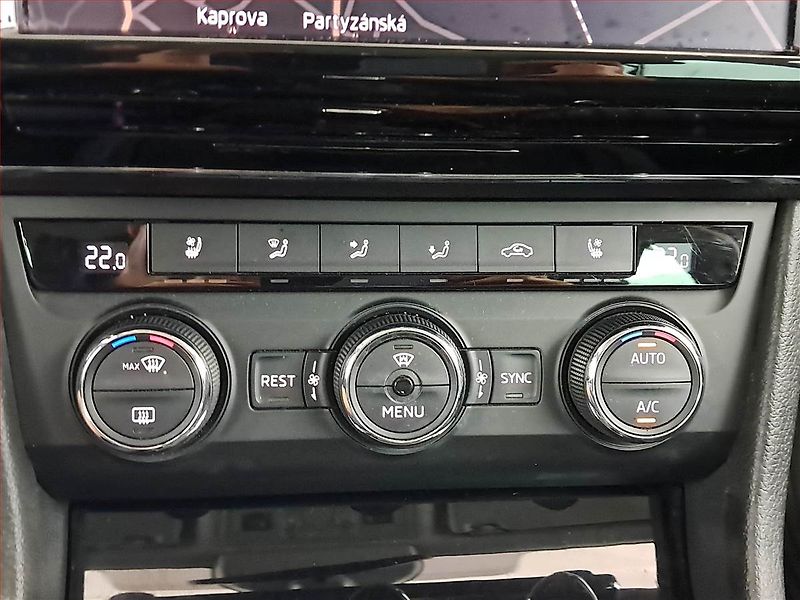 Škoda Superb (2017) Laurin&Klement 2.0 TDI 4x4 - fotka 24 z 24