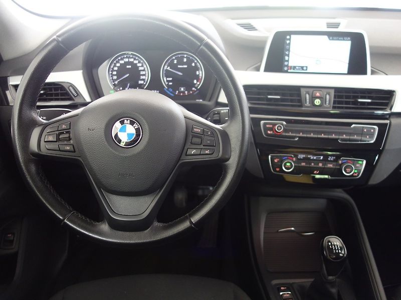 BMW X1 (2019) 116d 85kW sDRIVE -DPH - fotka 13 z 35