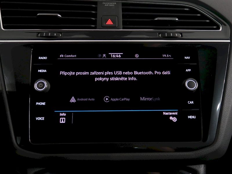 Volkswagen Tiguan (2021) R-LINE 2.0TSI 140KW 4x4 DSG - fotka 25 z 40