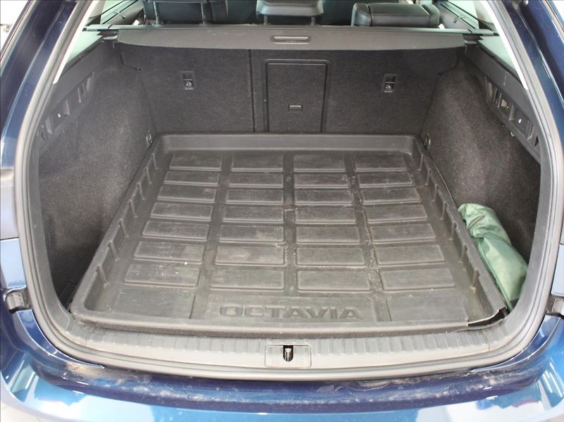 Škoda Octavia 2,0 TDi 147kW 4x4 Scout ČR - fotka 12 z 13