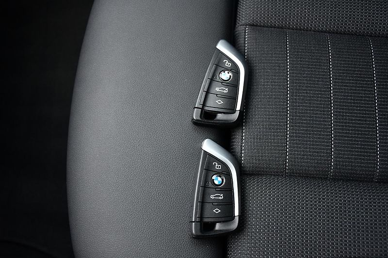 BMW i4 eDrive35 3L-ZÁRUKA  9tis.KM 1M - fotka 41 z 42