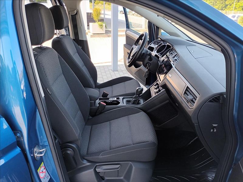 Volkswagen Touran 1,4 TSI,110KW,7M,HIGHLINE,LED - fotka 28 z 46