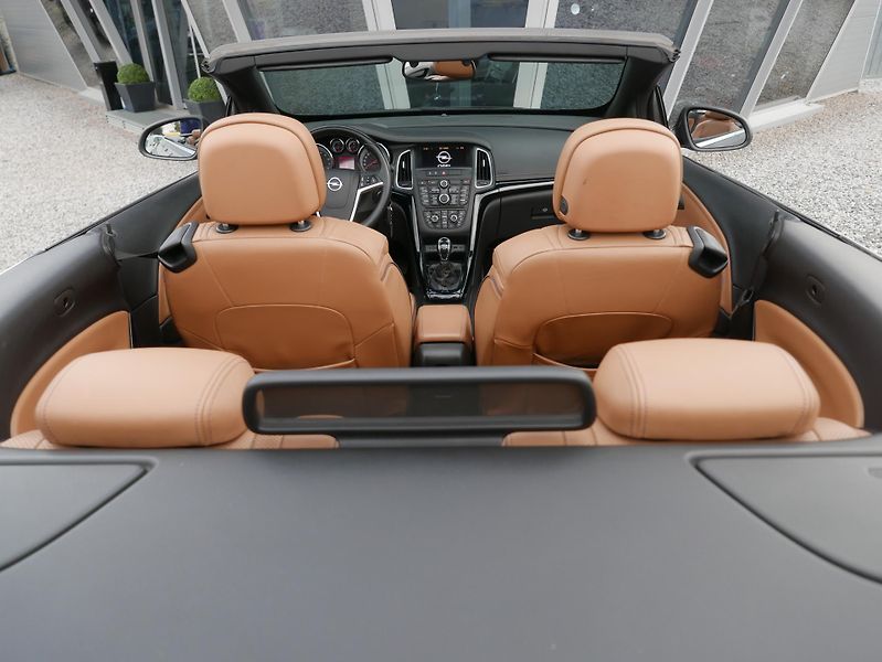 Opel Cascada 1,4 Turbo Cosmo REZERVACE - fotka 14 z 45