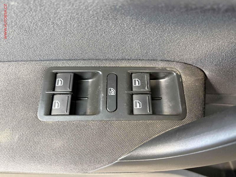 Volkswagen Polo (2010) 1.4 MPi, Comfortline - fotka 12 z 13
