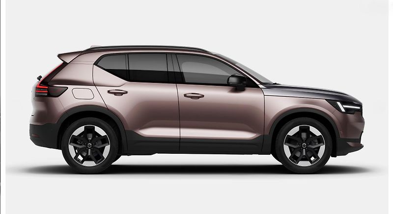 Volvo XC40 (2026) B3 PLUS AUT - fotka 6 z 15
