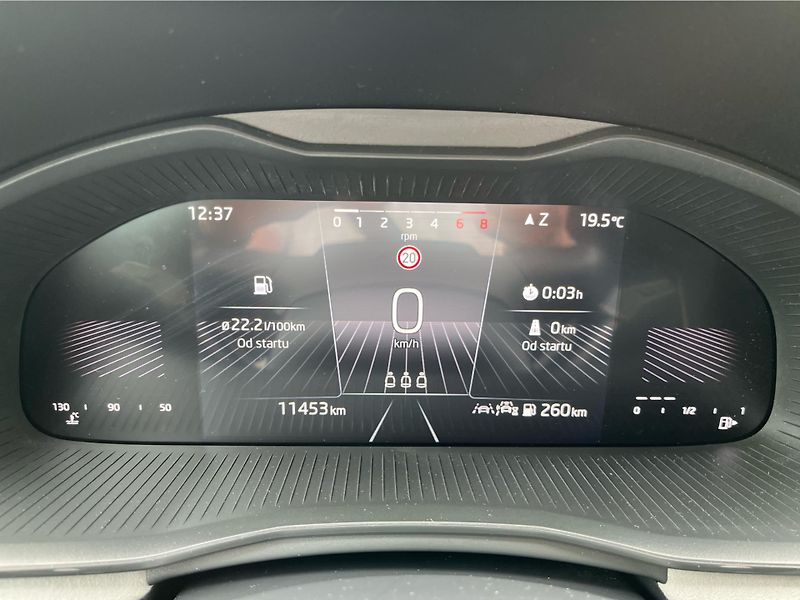 Škoda Scala 1.0 TSi 85 kW TOP SELECTION - fotka 13 z 28