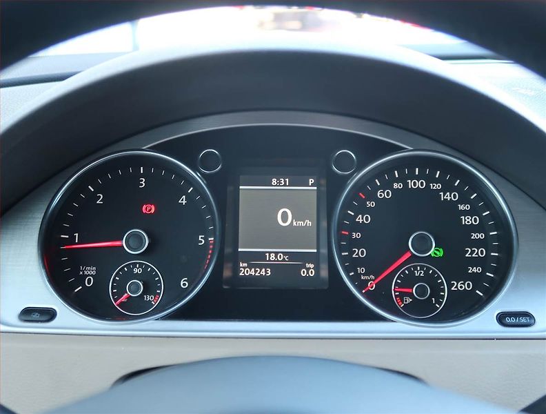 Volkswagen Passat (2011) Highline 2.0 TDI, 4X4 - fotka 11 z 24