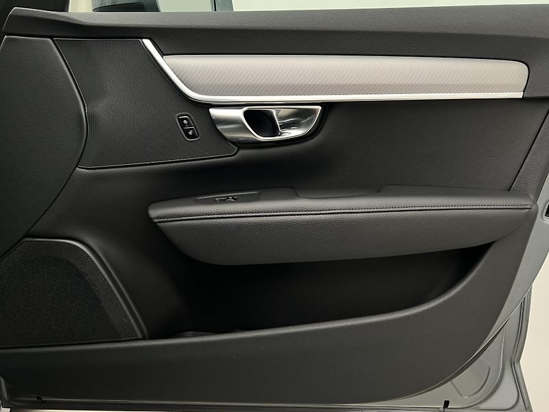Volvo V90 CC D4 POLESTAR AWD AUT - fotka 44 z 44