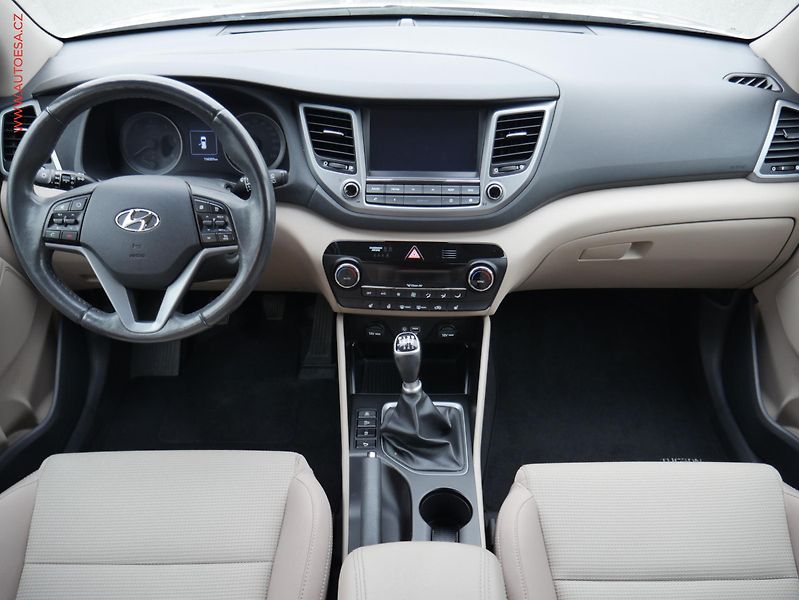 Hyundai Tucson (2015) 1.7 CRDi, ČR, AC, výhřev sed. - fotka 8 z 23