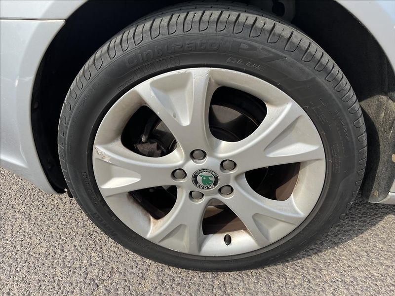 Škoda Octavia 1,6 TDi KLIMA ROZVODY SERVIS - fotka 34 z 34