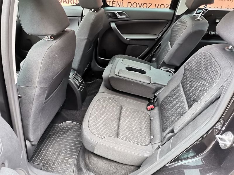 Škoda Yeti (2014) 2.0TDi 81kw Elegance XEN NAVI - fotka 17 z 31
