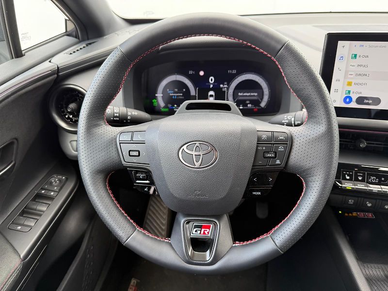 Toyota C-HR 2,0 PHEV E-CVT GR Sport - fotka 14 z 30