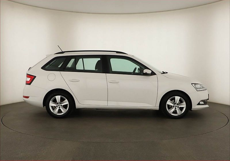 Škoda Fabia (2021) Ambition 1.0 TSI, ČR,1.maj - fotka 6 z 12