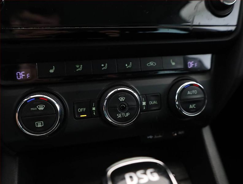 Škoda Octavia (2015) Scout 2.0 TDI, 4X4, Automat - fotka 13 z 19
