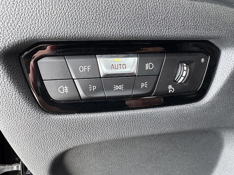 BMW Řada 3 M340d xDrive*Laser*Max.Výbava - fotka 32 z 42