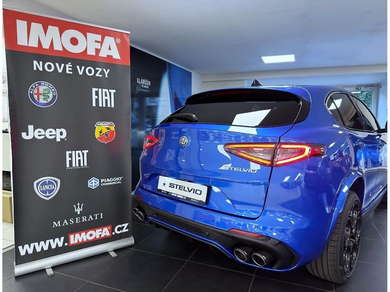 Alfa Romeo Stelvio (2026) 2.9 V6 BiTurbo 520k QV Carbon - fotka 5 z 25