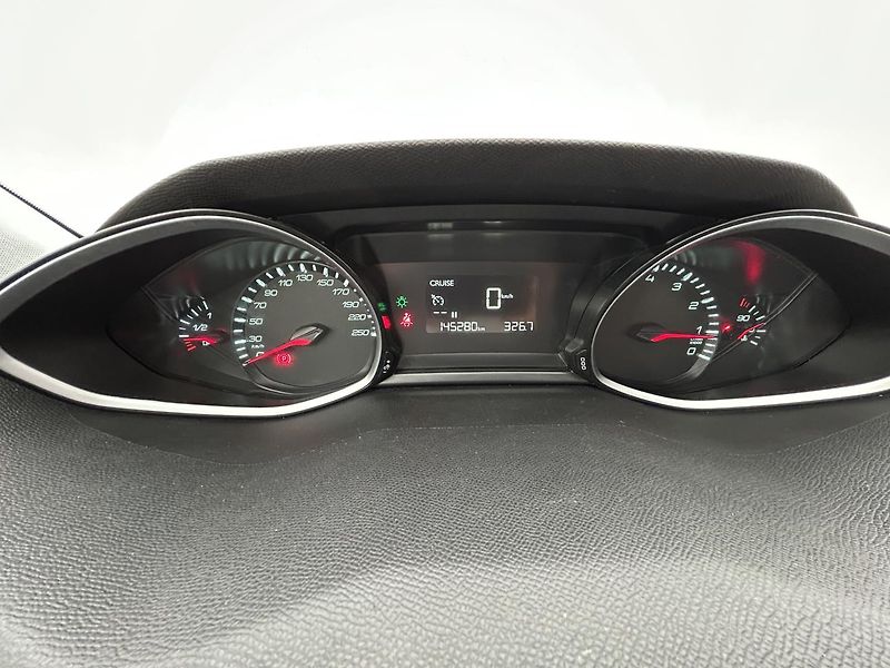 Peugeot 308 1.2 i . - fotka 16 z 21