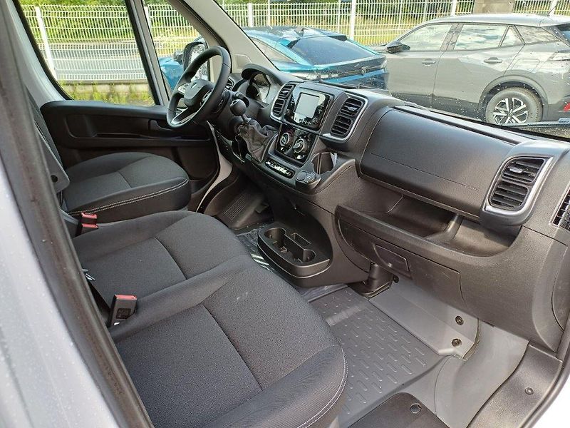 Peugeot Boxer (2025) Furgon 3300 L2H2 BlueHDi 140k  - fotka 11 z 27