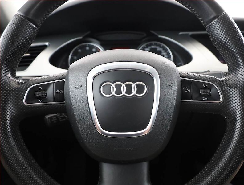 Audi A4 (2010) 1.8 TFSI, Serv.kniha, Navi - fotka 8 z 16