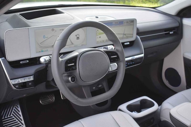 Vůz jsme zatím zkoušeli jen tři čtvrtě hodiny v Podunajské nížině