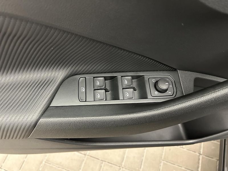 Škoda Kamiq 1.0 TSI Monte Carlo - fotka 16 z 24