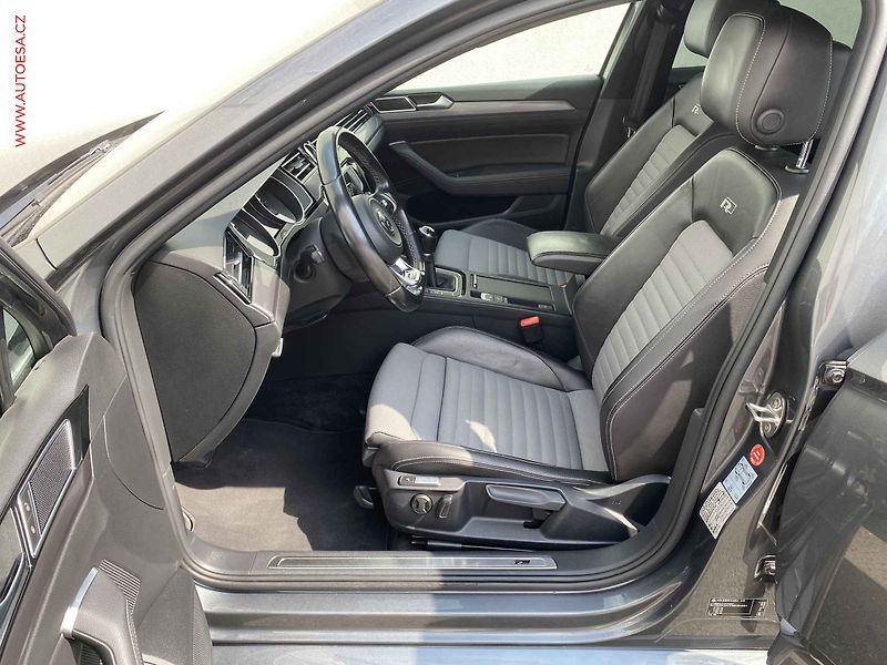 Volkswagen Passat (2015) 2.0 TDi, AC, výhřev sed. - fotka 9 z 19