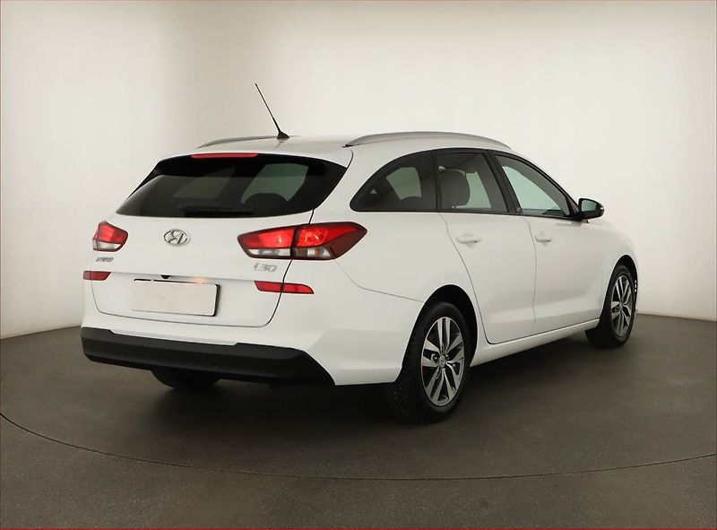 Hyundai i30 (2018) 1.4 T-GDI, Serv.kniha - fotka 5 z 14