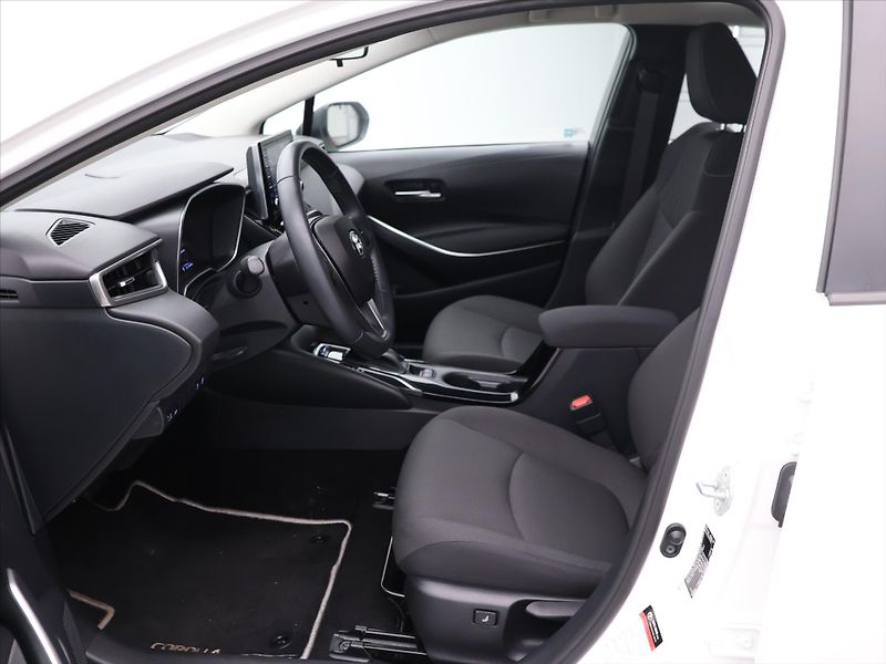Toyota Corolla 1.8 Active E-CVT CZ 1.Maj. DPH - fotka 11 z 28