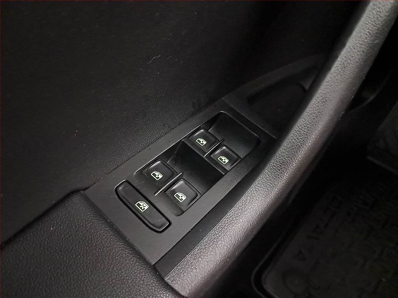 Škoda Octavia (2018) Ambition 1.6 TDI, Tempomat - fotka 15 z 15