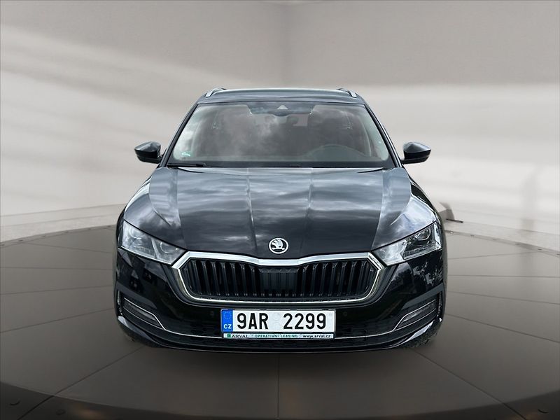 Škoda Octavia 2,0 TDI Style - fotka 2 z 11