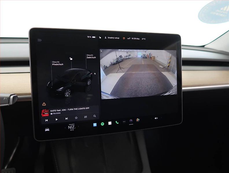 Tesla Model Y (2023) Long Range AWD 79kWh, SoH 91% - fotka 18 z 33