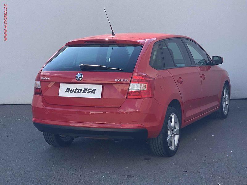 Škoda Rapid (2013) 1.6 TDI, ČR, Elegance - fotka 4 z 17